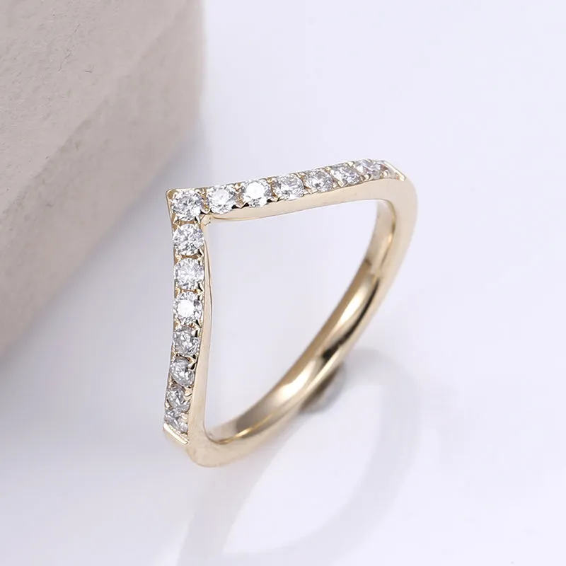 15 Stone Round Diamond Half Eternity Heart Shaped Gold Band | .3975 ct