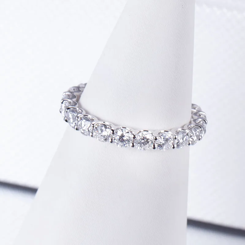 21 Stone Round Diamond Gold Eternity Band | 2.31 ct