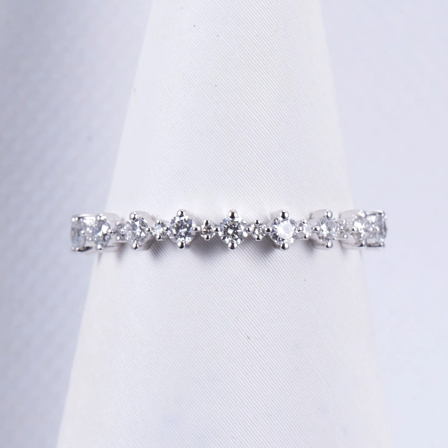 38 Stone Round Diamond Gold Band | 0.606 ct