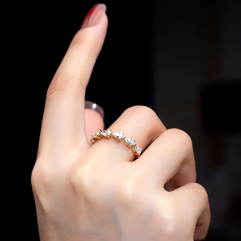 6 Stone Pear Shaped Diamond Gold Band | 1.44 ct
