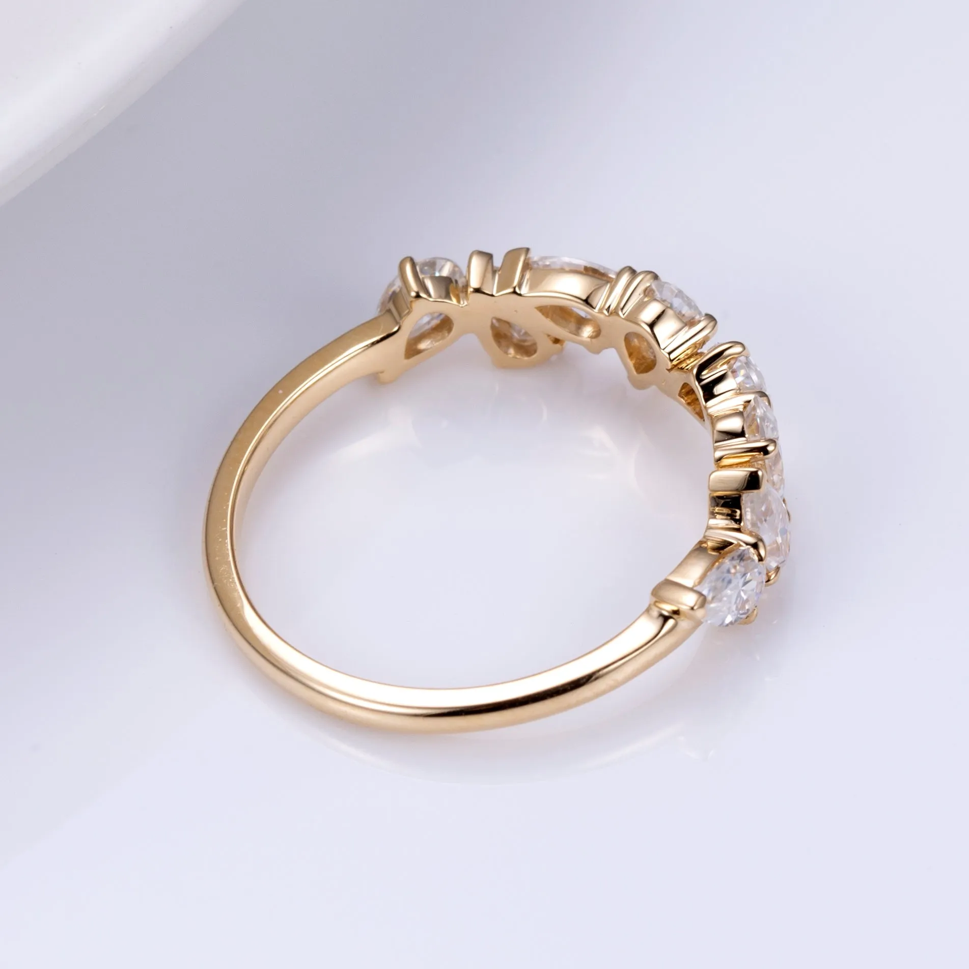 8 Stone Pear Shaped Diamond Gold Band | 0.8 ct