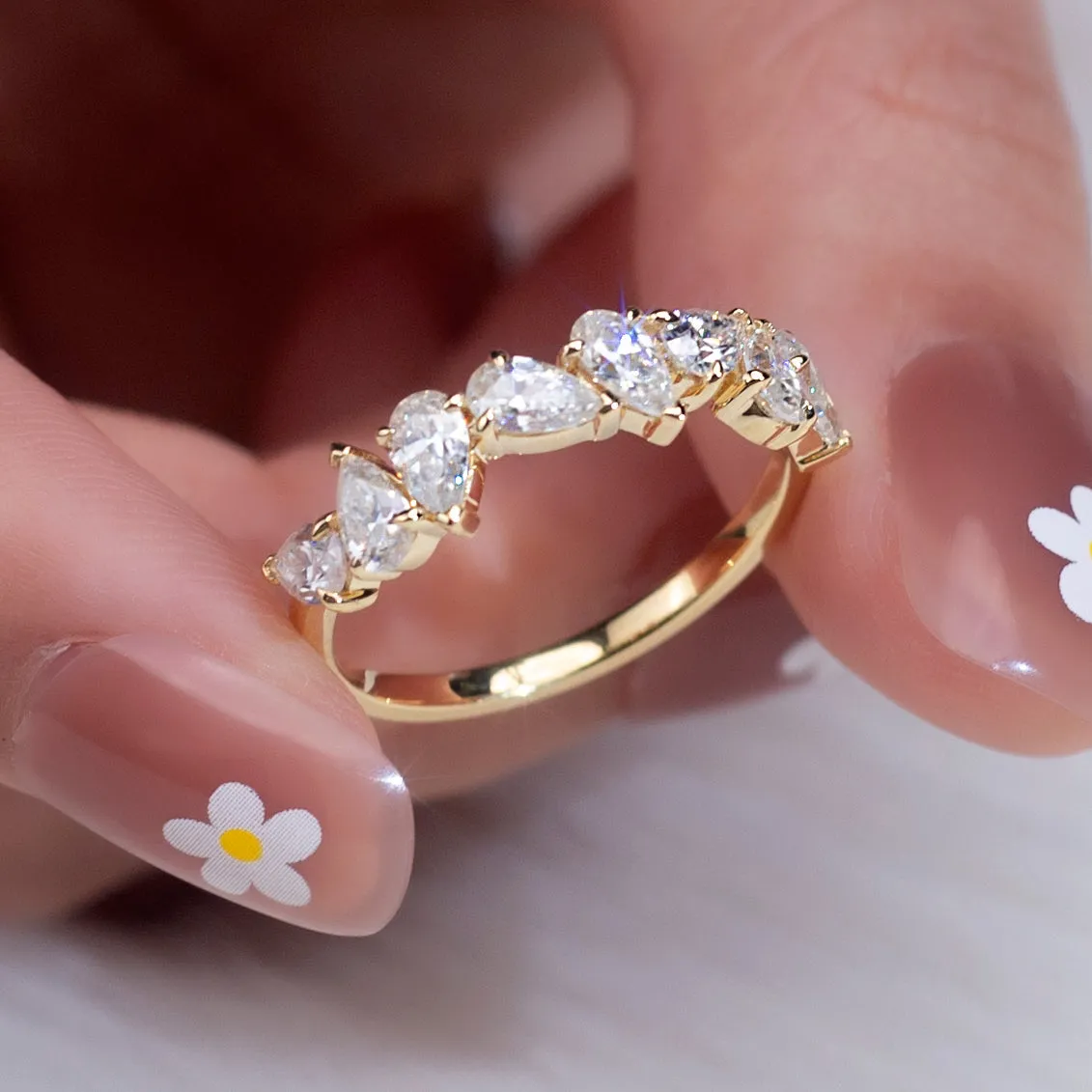 8 Stone Pear Shaped Diamond Gold Band | 0.8 ct