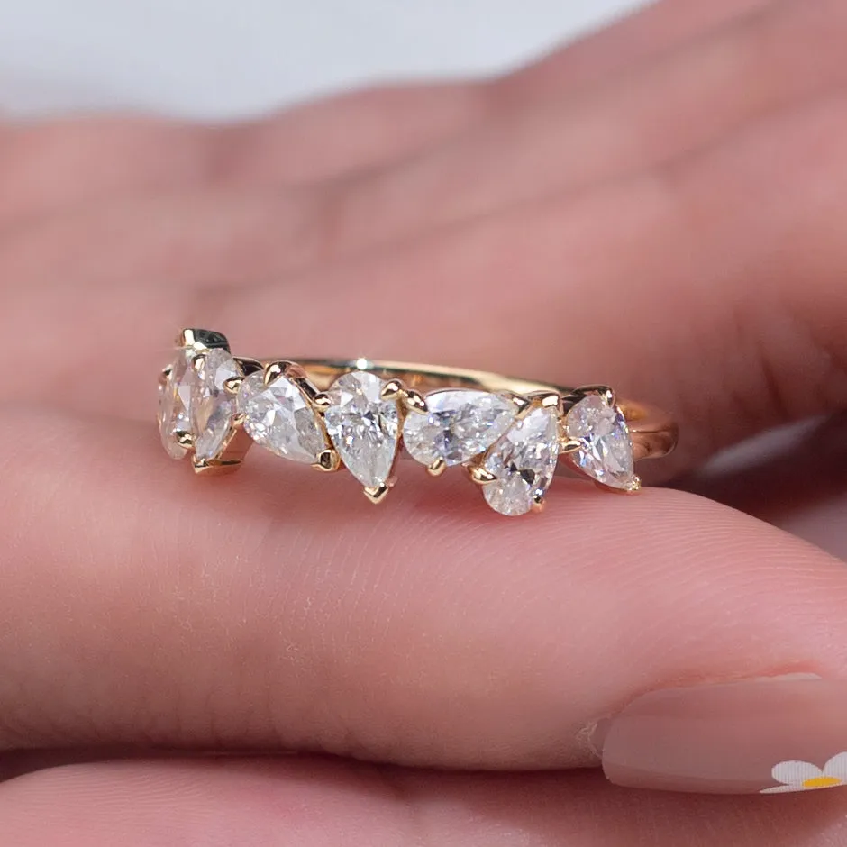 8 Stone Pear Shaped Diamond Gold Band | 0.8 ct