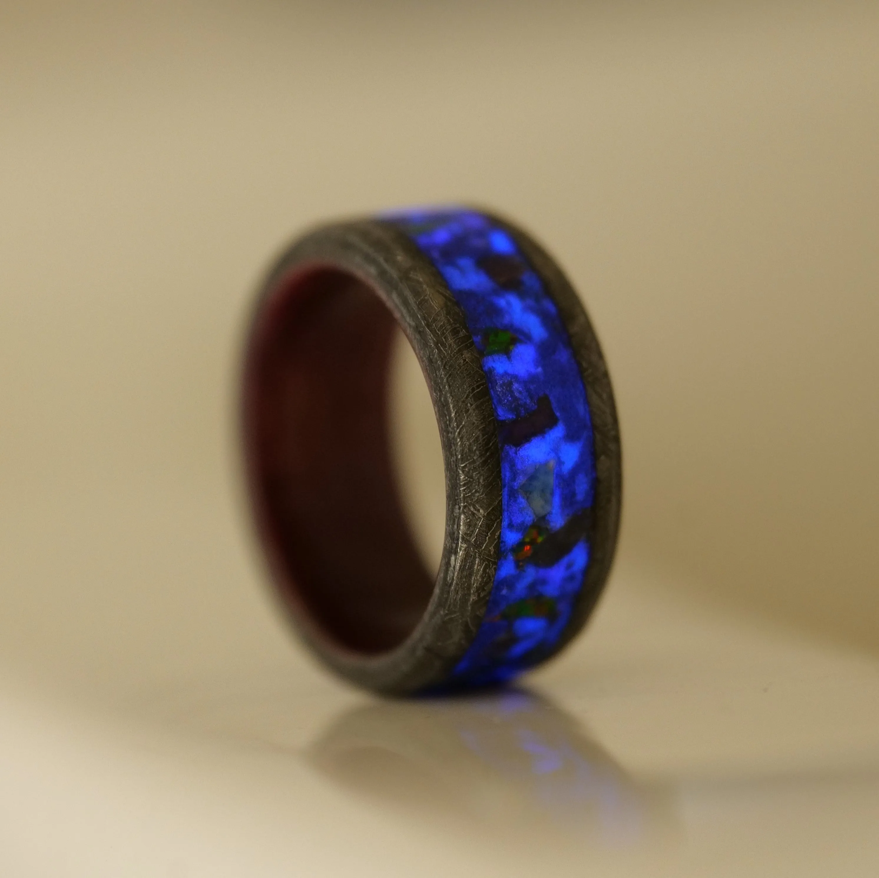 Custom Meteorite Glowstone Ring