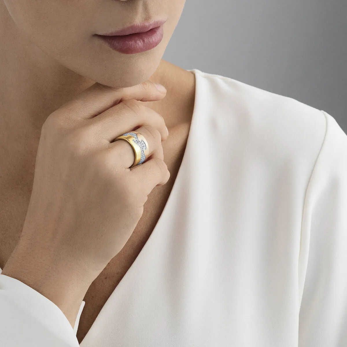 Fusion Centre Pavé 18K White Gold Ring w. Diamonds