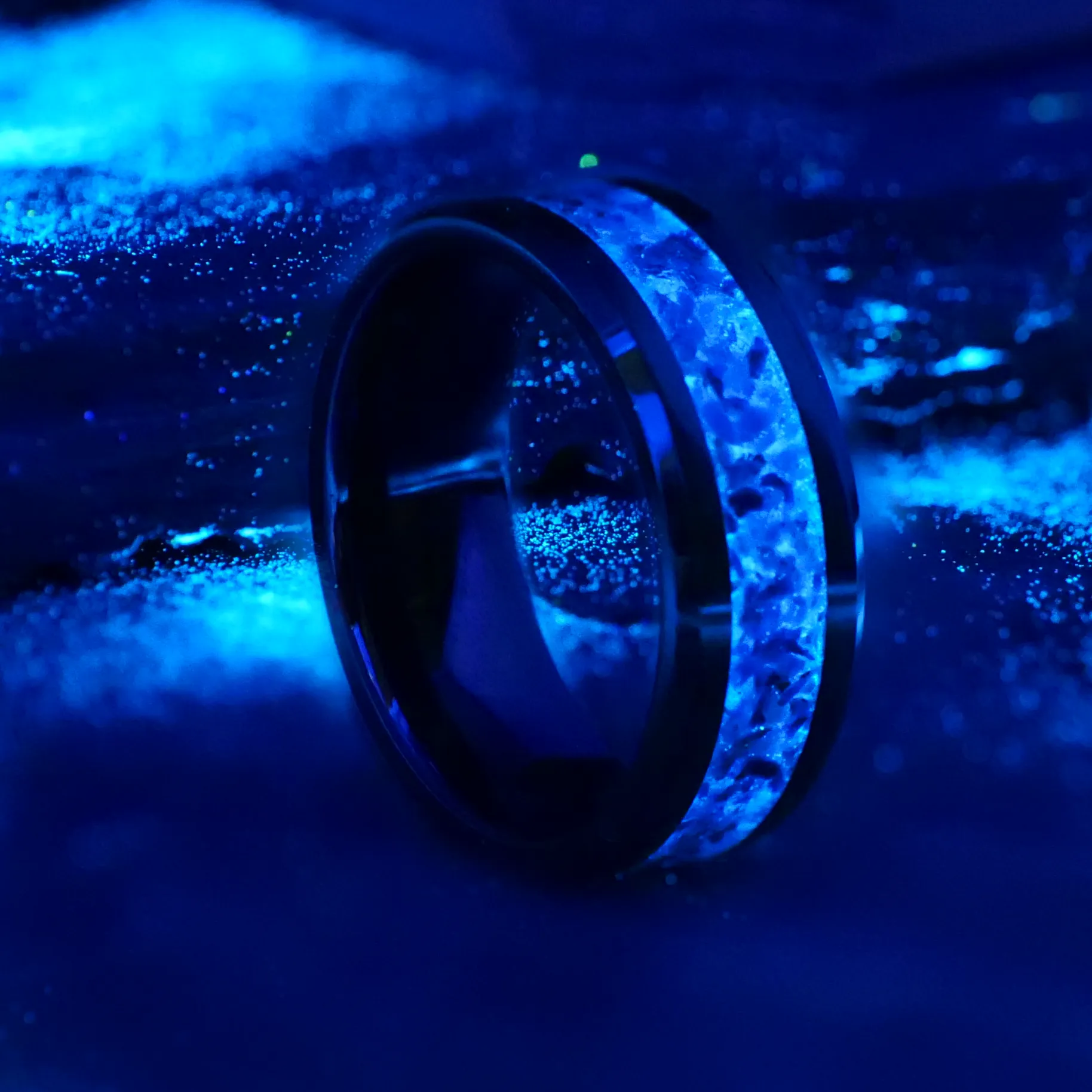 Lapis Lazuli Glowstone Ring on Black Ceramic