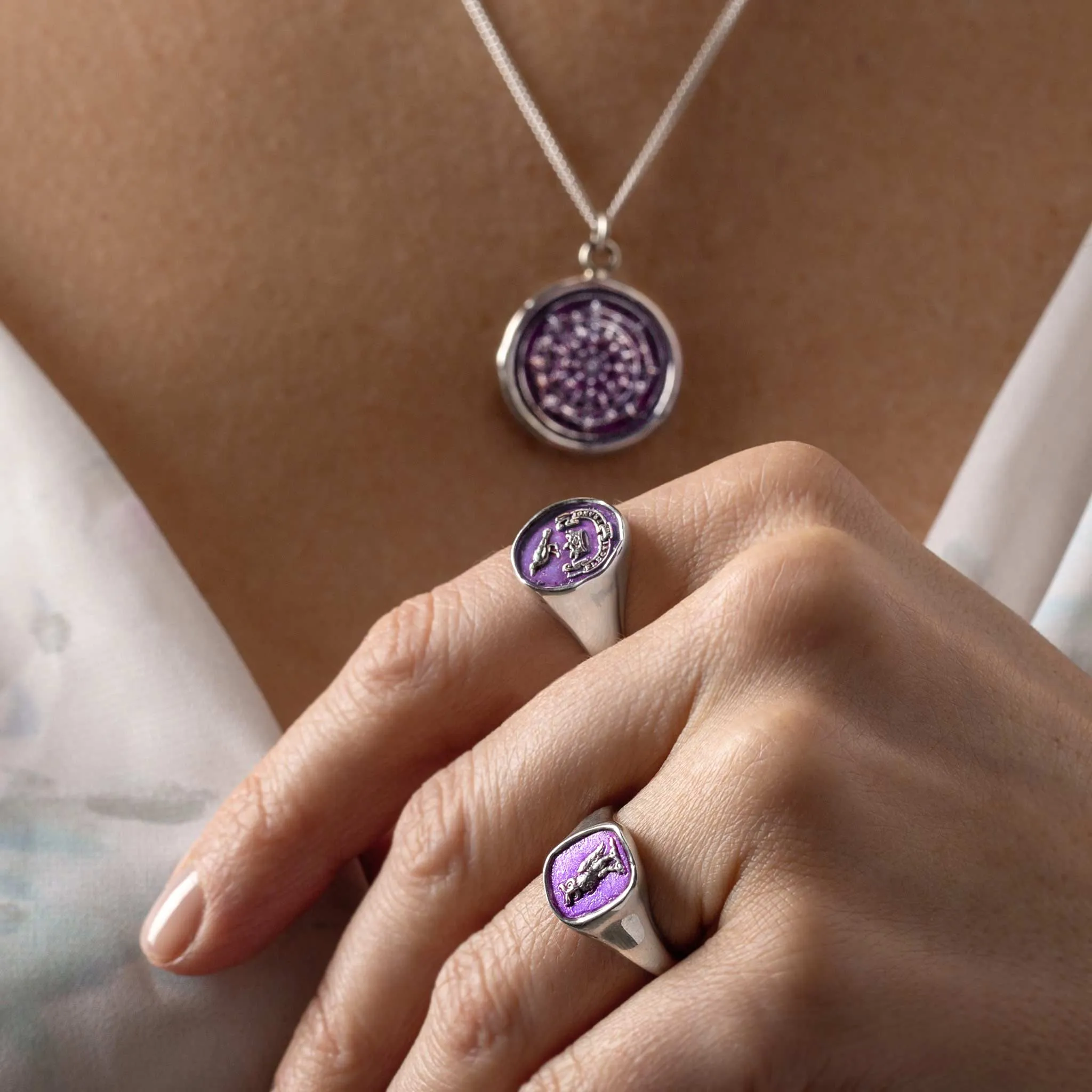 Live Every Moment Signet Ring - Mystic Violet