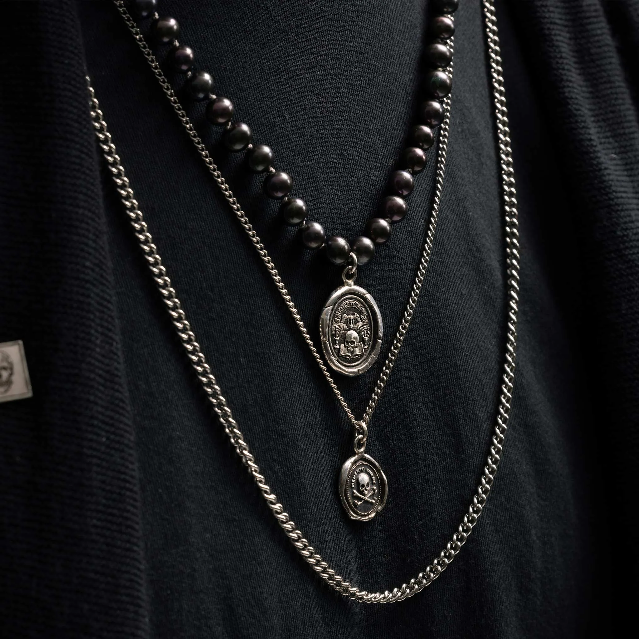 Memento Mori Freshwater Pearl Necklace - Peacock Black