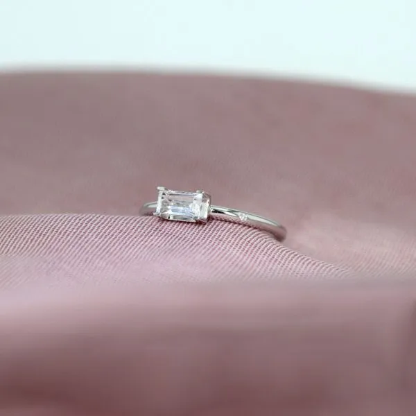 Nord 18K Whitegold Ring w. White Topaz