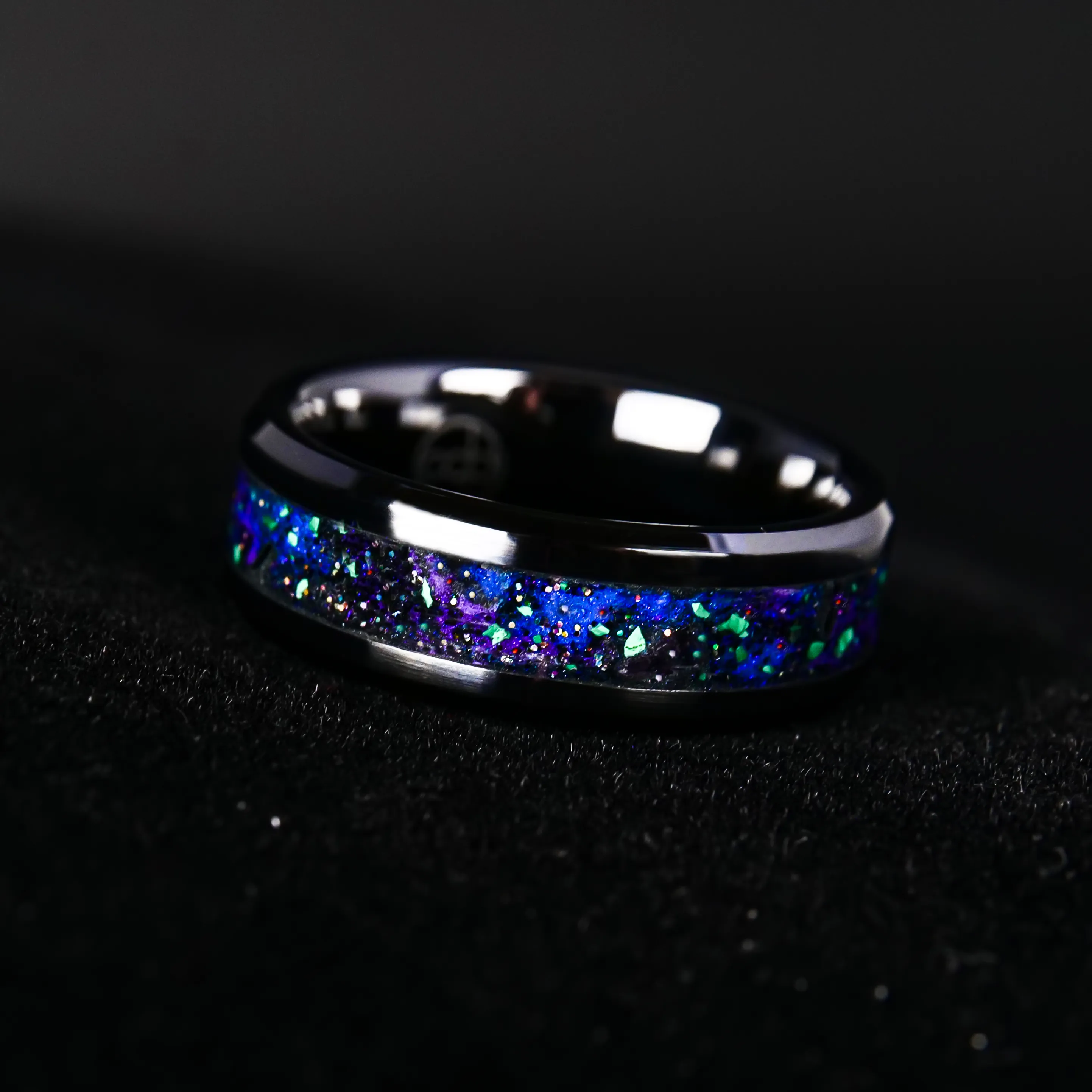 Radiant Deep Space Black Ceramic Glowstone Ring