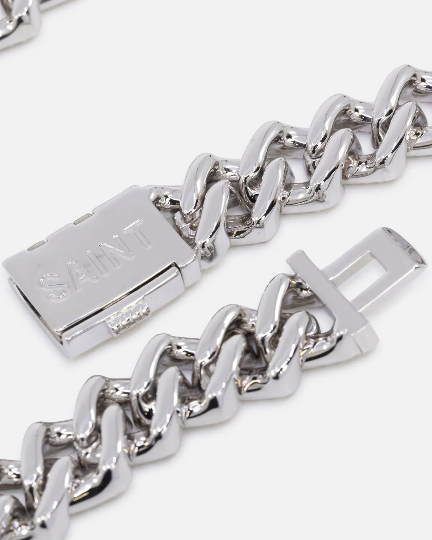 Saint Morta 18" Interlink Necklace Iced White Gold