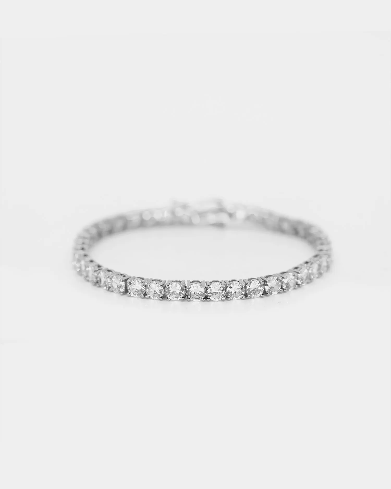 Saint Morta Round Cut 9" Tennis Bracelet White Gold