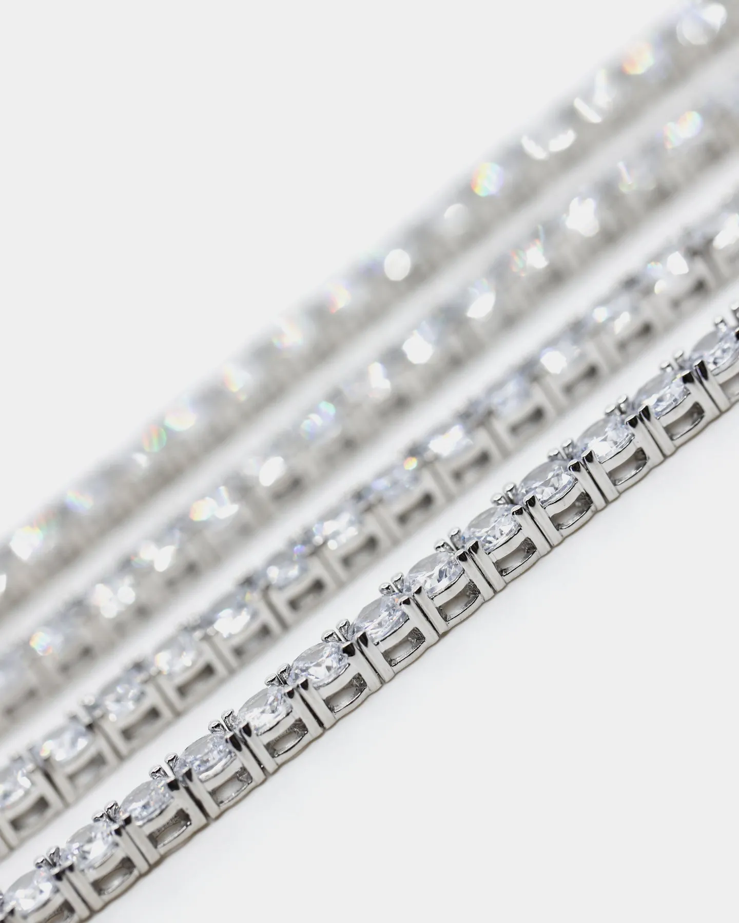 Saint Morta Round Cut 9" Tennis Bracelet White Gold