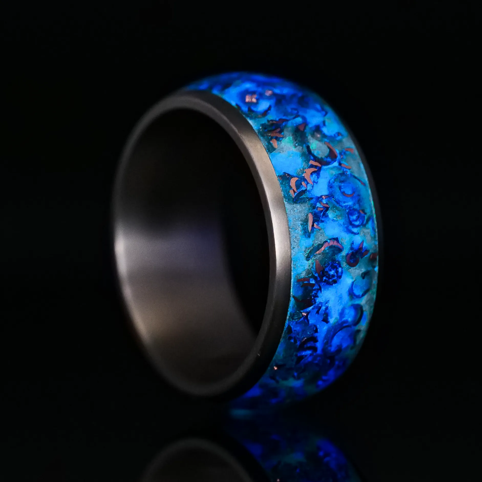 Sunken Artifact Halo Ring on Titanium