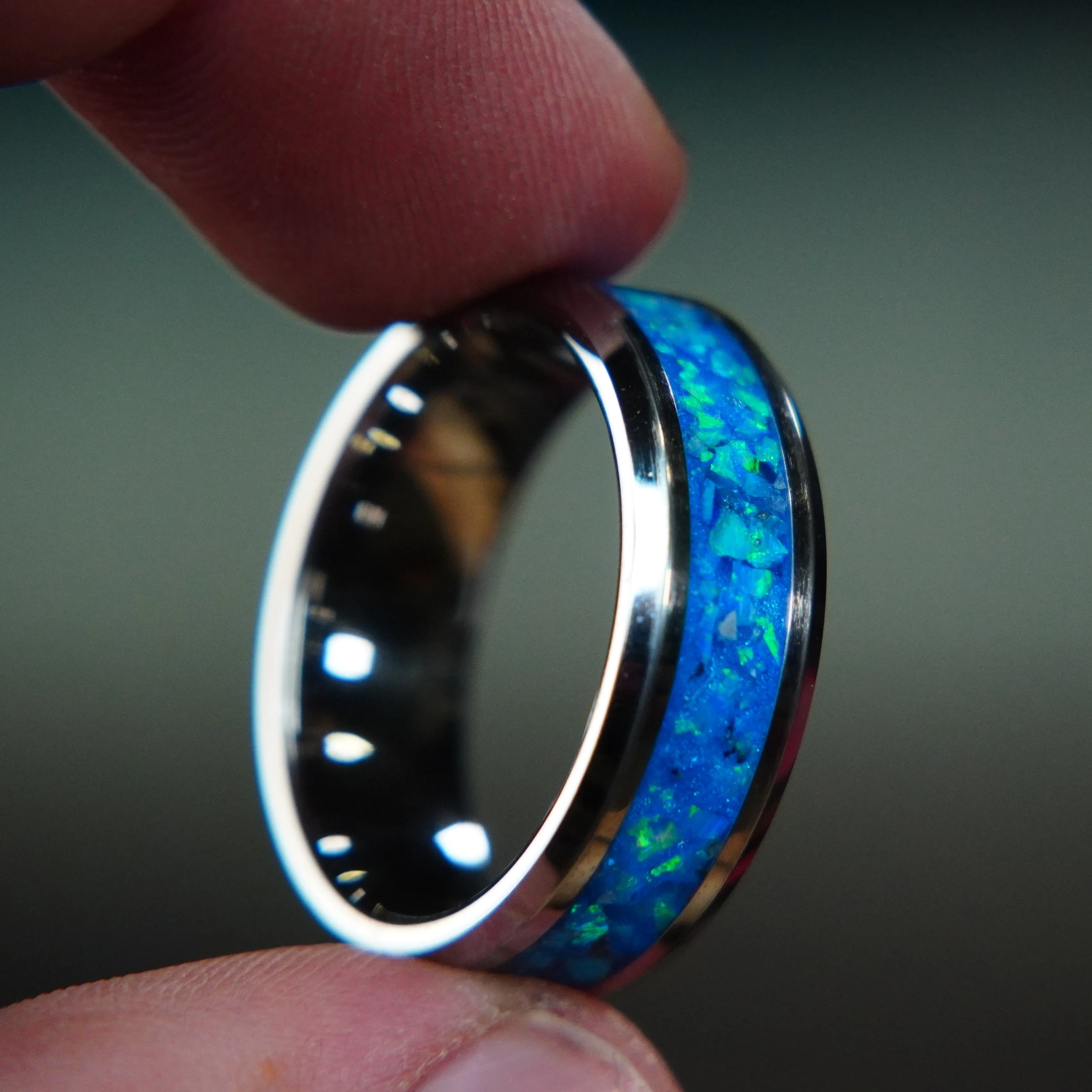 The Winter's Howl | Tungsten Glowstone Ring